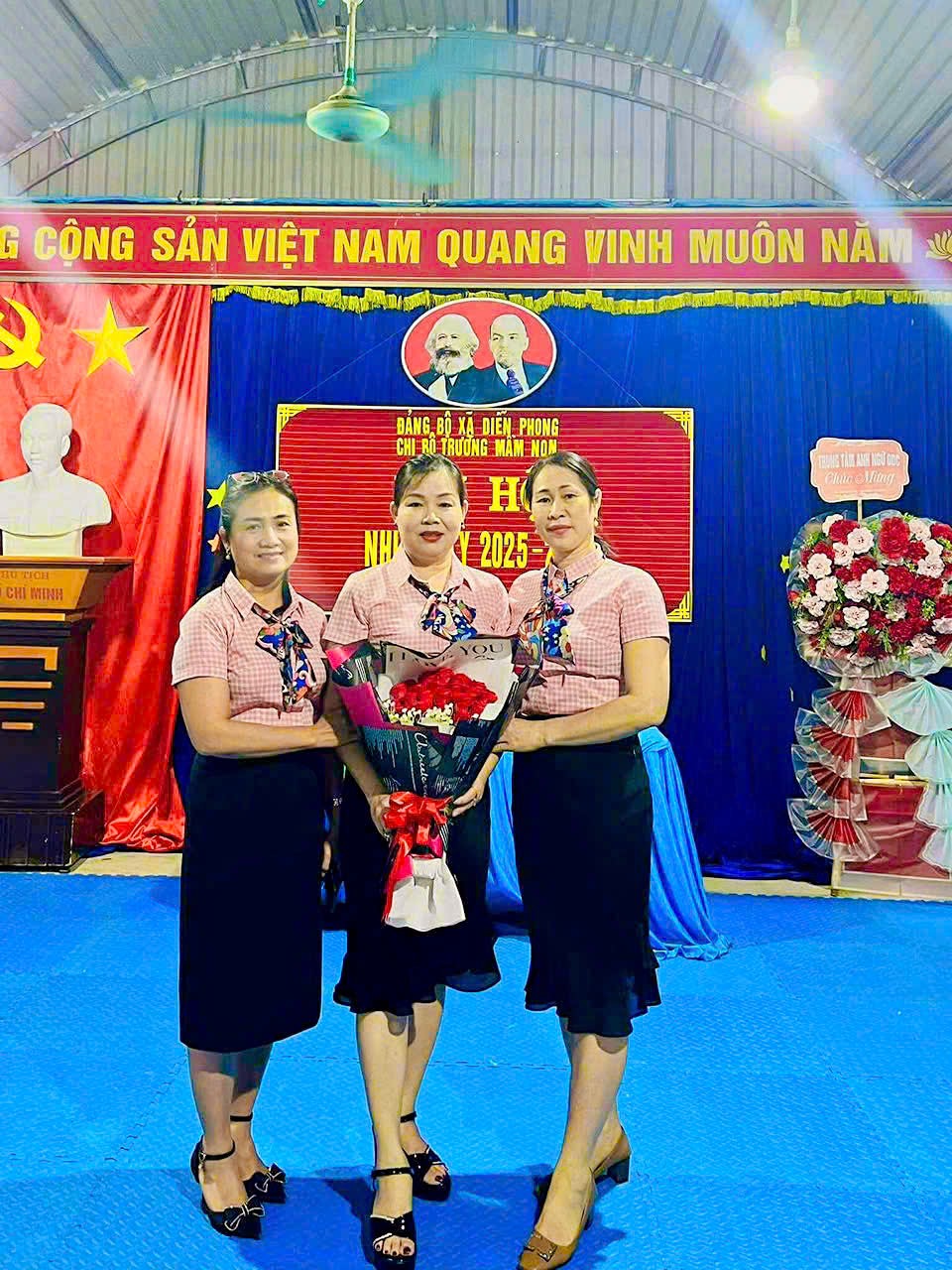 Cấp ủy nhiệm kỳ mới nhận nhiệm vụ