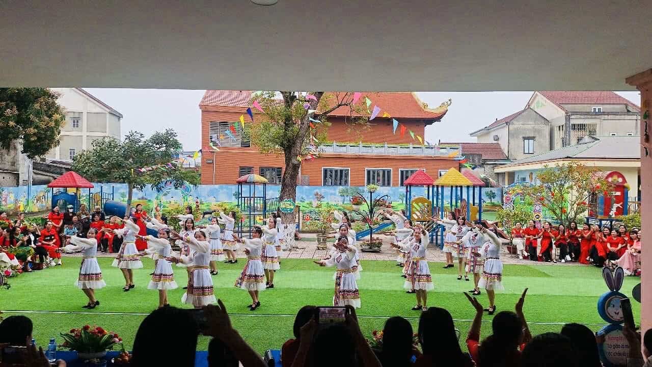 Ảnh múa của GV