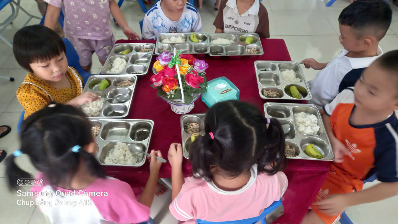 tổ ch]cs ăn 1